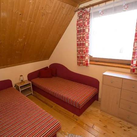 Chata Benusovce Hébergement de vacances *